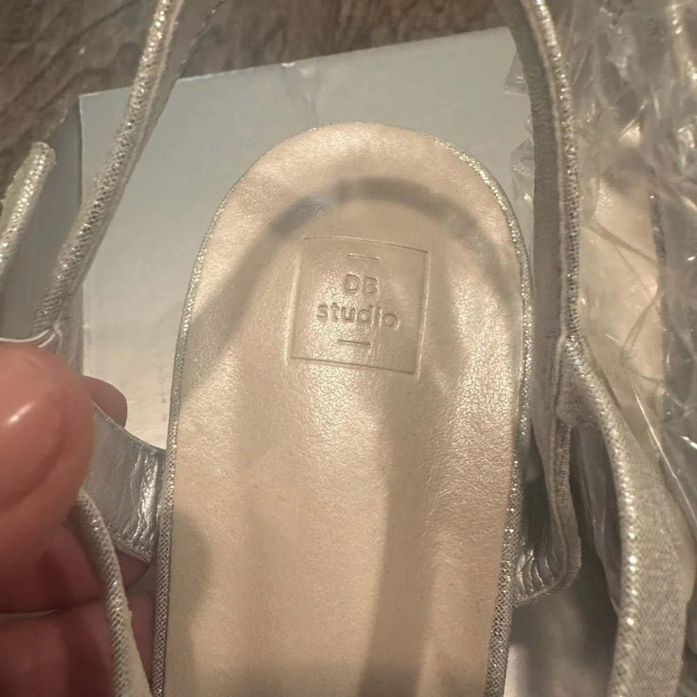 DB Studio Kori Elegant Silver Women's low heels NIB SZ 7